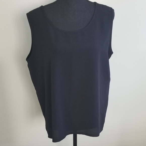 draper&damons Tops - 💚Black short sleeve shirt